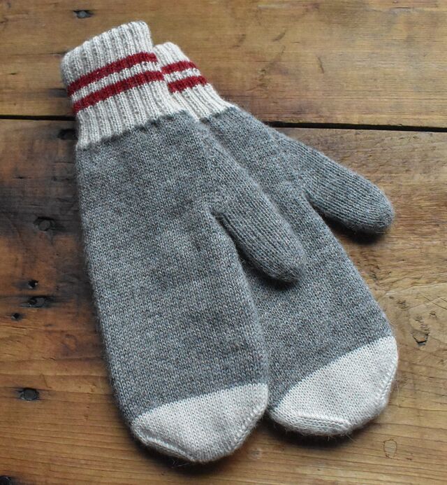 Grey Highland mittens