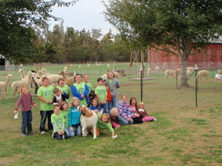 Trinity Luthern School Farm Tour Class Picture w/ Madison Our Farm Dog