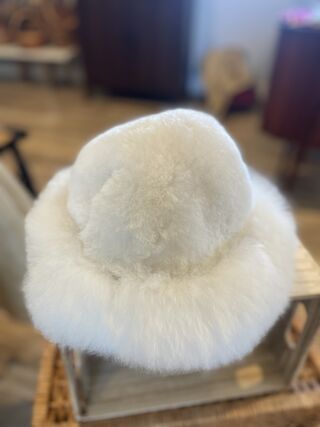 “Princess Kate” fur hat