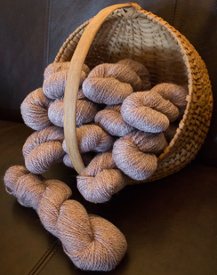Alpaca Blend Worsted Yarn: Touch of Wine