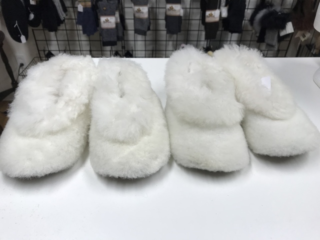Alpaca fur slippers
